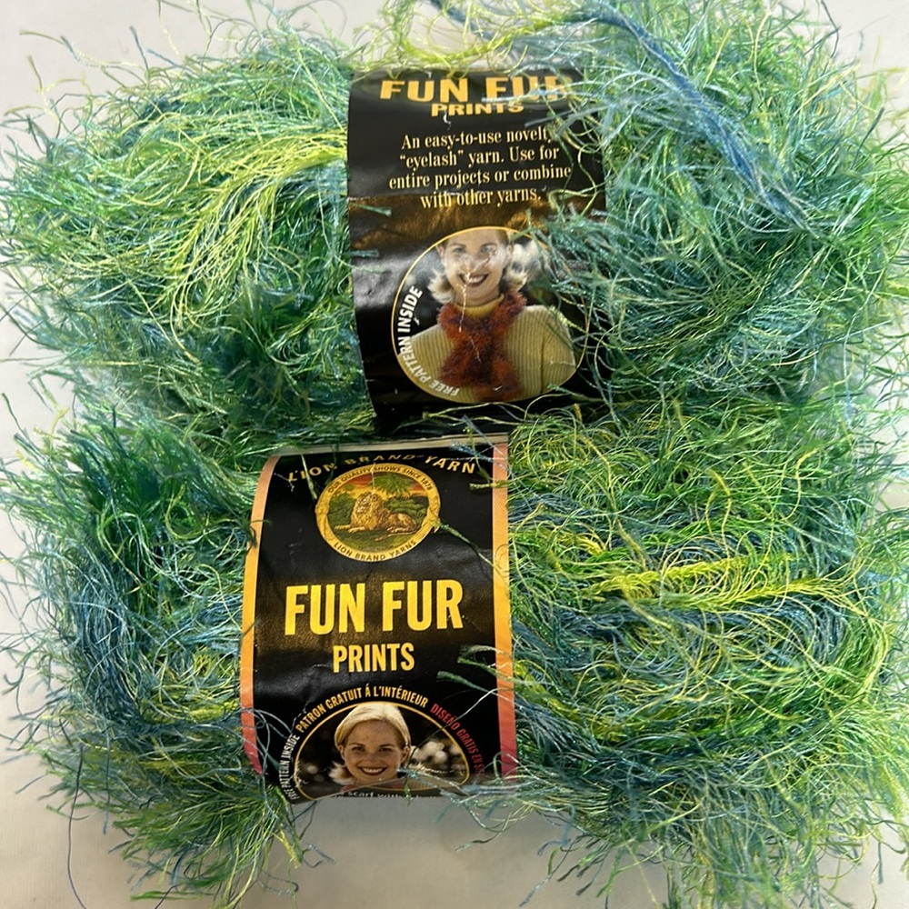 New Lion Brand Fun Fur Prints Eyelash Yarn 2 Skeins - Picture 3 of 6